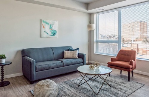 Lowry Hill East Apartamento | Kasa | Cozy 2 BD + Amenity Access | Minneapolis