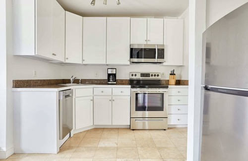 Del Ray Apartamento | Kasa Del Ray | Walkable Potomac Neighborhood, Full Studio | Alexandria