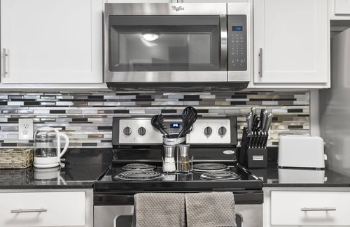 Delray Beach Apartamento | Kasa | Inviting 1 BD + Pool Access | Delray Beach