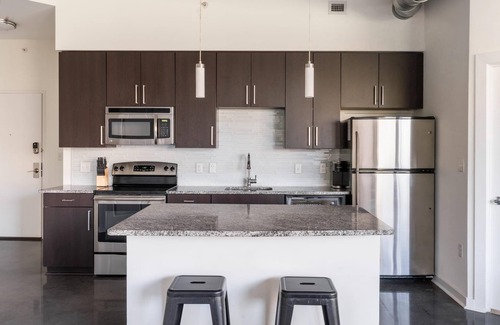 Del Ray Apartamento | Kasa Modern 2 BD Free Parking Alexandria