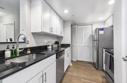 Delray Beach Apartamento | Kasa | Tranquil 2 BD + Near Golf Courses | Delray Beach