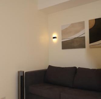 Ugong Apartamento | Kasara Urban Resort Elly's Pad with balcony