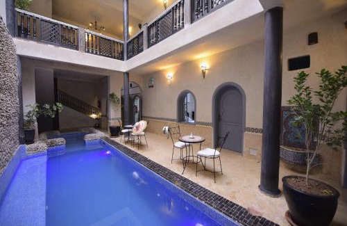 Kasbah Casa | "Kasbah de Jade", Maison d'hôtes avec piscine chauffée, jacuzzi, service hôtelier, exclusivité possible !