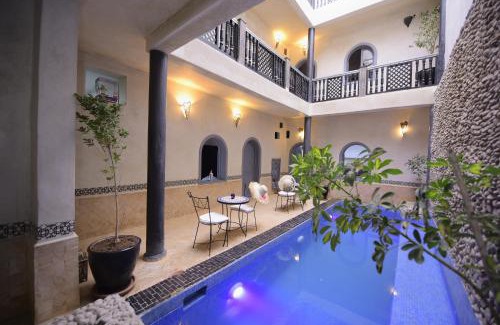 Kasbah Casa | "Kasbah de Jade", Maison d'hôtes avec piscine chauffée, jacuzzi, service hôtelier, exclusivité possible !
