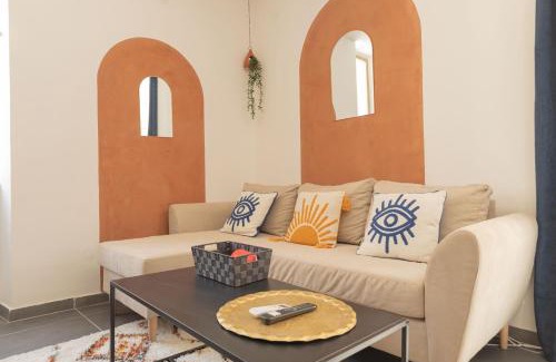 Quartier Administrations Apartamento | KasbahBoHome, Cocon Atypique, centre ville, Nîmes