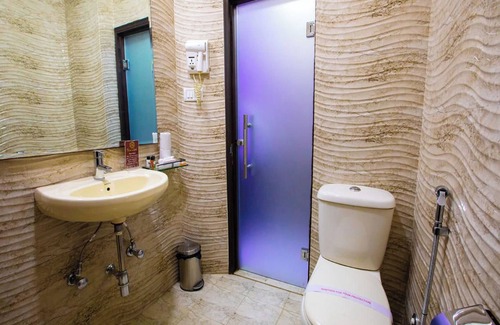 Mahmoorganj Hotel | Kashi Heaven Premium