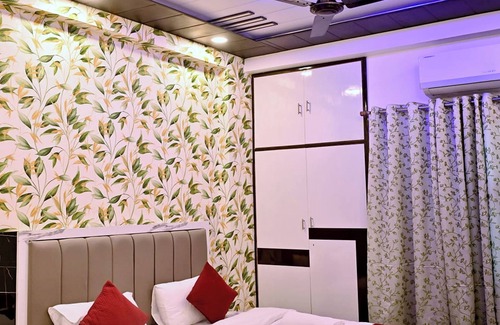 Mahmoorganj Hotel | Kashi Heaven Premium