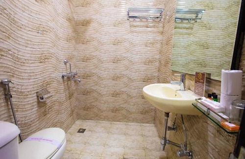 Mahmoorganj Hotel | Kashi Heaven Premium