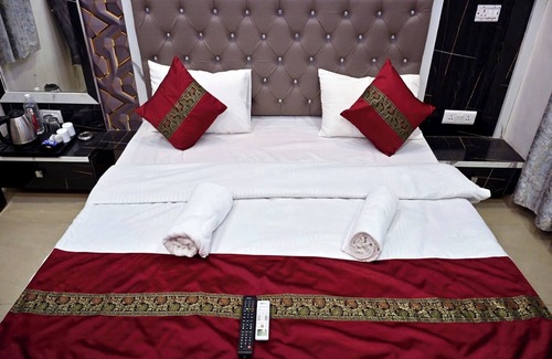 Mahmoorganj Hotel | Kashi Heaven Premium