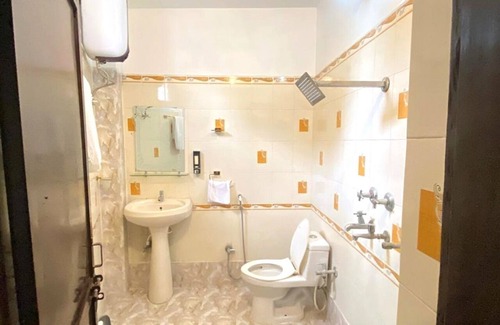Mahmoorganj Hotel | Kashi Vas Super Rooms