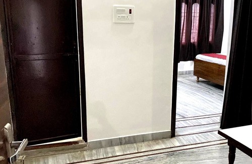 Mahmoorganj Hotel | Kashi Vas Super Rooms