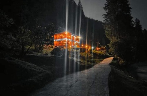 Kohistan Casa | Kashmir Star Guest House & Family Resort