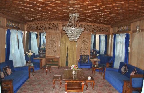 Dal Lake Hotel | Kashmir View group of Houseboat