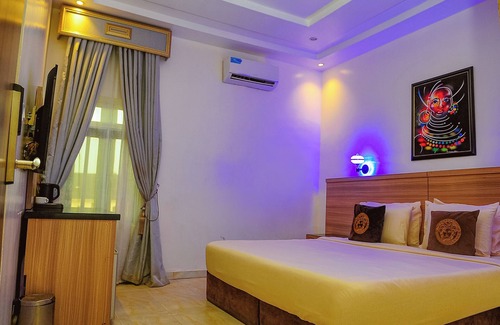 Alimosho Hotel | Kashvalley Hotel and Suites