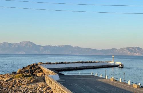 Fry Hotel | Kasos Almyra Beach Suites
