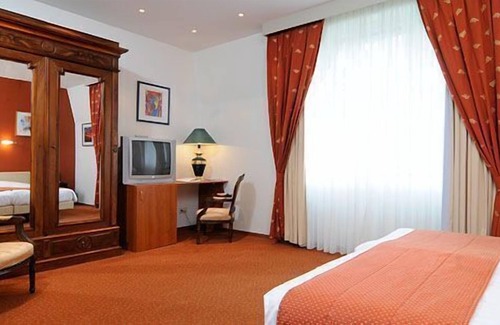 Maaseik Hotel | Kasteel Wurfeld