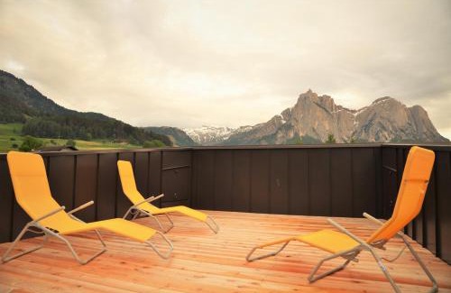 Kastelruth Apartamento | Kastelart - Karbon