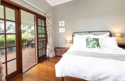 Coomba Bay Casa | Katandra Homestead: old world charm on Wallis Lake