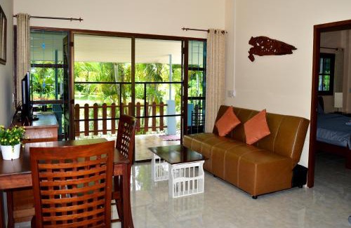 Phongprasan Casa | Kate House Bangsaphan