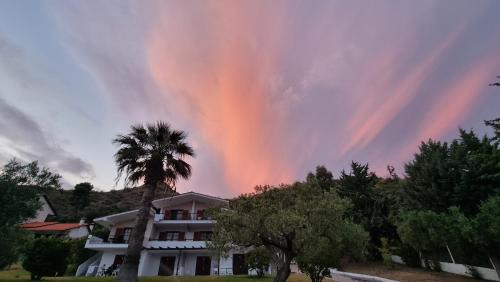 Mola Kalyva Casa | Katerina's Garden Mola Kaliva