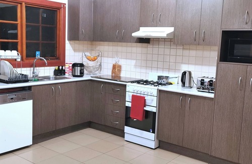 Brewongle Casa | Kathmandu Farmstay: Ping Pong, Pool Table, Netflix, Disney+, Bicycles, PS4