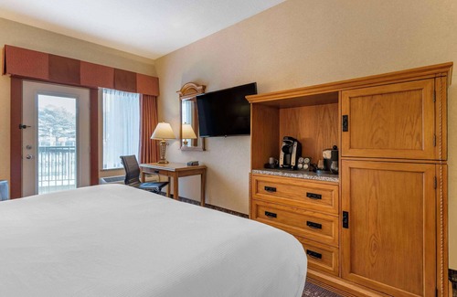 Seaside Hotel | Kathryn Riverfront Inn, Ascend Hotel Collection
