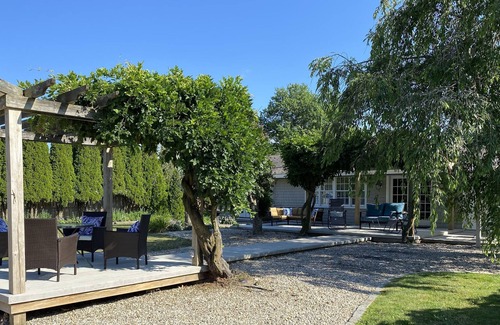 Dartmouth Cabaña | Kathy's Cottage (5 min. drive to Padanaram)