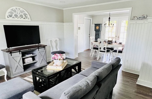 Dartmouth Cabaña | Kathy's Cottage (5 min. drive to Padanaram)