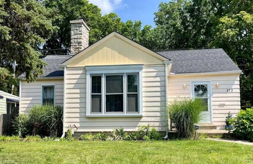 Clintonville Casa | Katie's House- A Columbus Clintonville VRBO House