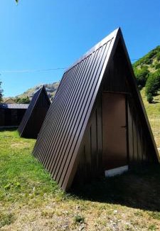 Podgorica Capital City Chalet De Esquí | Katun Mokra accommodation & horseback riding