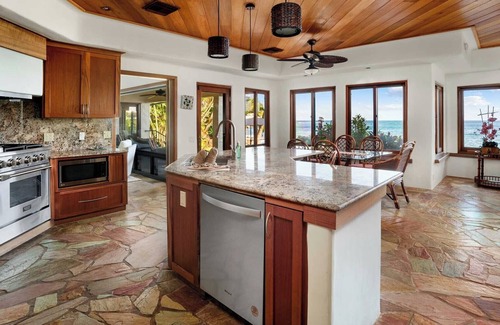 Poipu Casa | Kauai Kai: privacidad frente al mar en Poipu con aire acondicionado y piscina privada!
