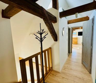 Hukvaldy Hotel | Kavárna a ubytování U námořníka na Faře