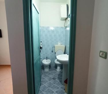 Mbrostar-Urë Hotel | Kavalona Park