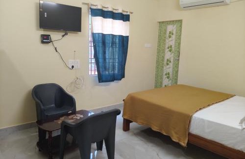 Tiruvannamalai Cabina | Kaviya Residency