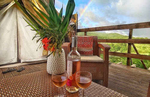 Trois-Rivieres Cabina | KAWAIDA - Glamping Experience - Tienda de lujo - Vista al mar y montaña