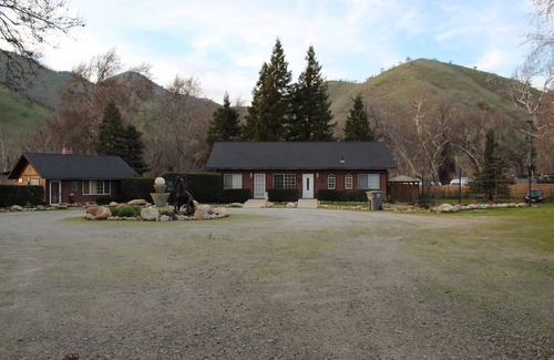 Three Rivers Apartamento | Kaweah River Jacuzzi Room Studio