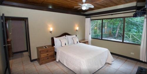 Damas Hotel | Kayak Lodge