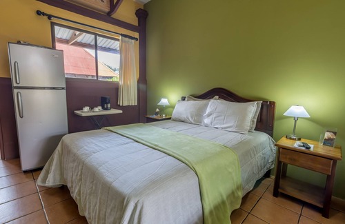 Damas Cabina | Kayak Lodge
