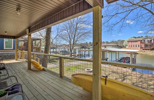 Piney Casa | Kayaks and Boat Slip Waterfront Hot Springs Home!