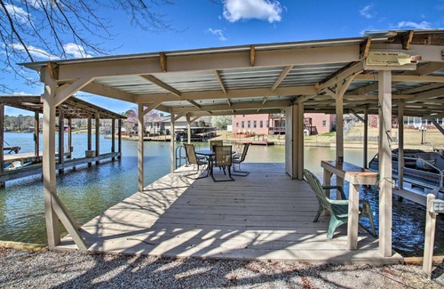 Piney Casa | Kayaks and Boat Slip Waterfront Hot Springs Home!