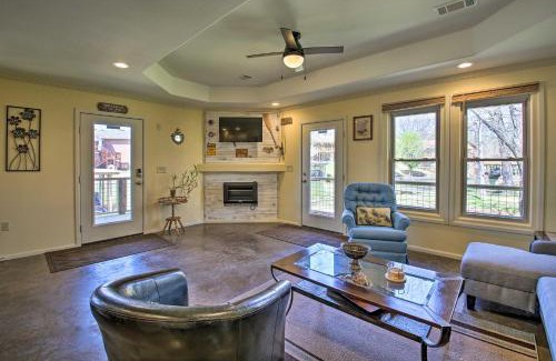 Piney Casa | Kayaks and Boat Slip Waterfront Hot Springs Home!