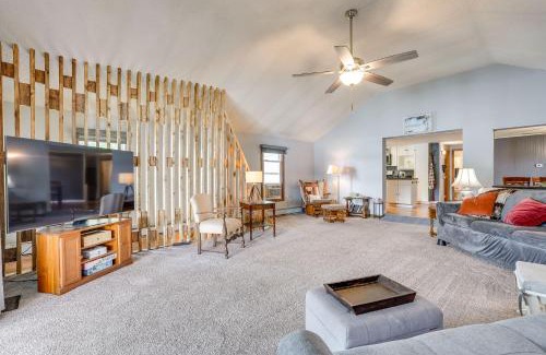 Bronson Casa | Kayaks, Rowboat and Game Room - Gilead Lake Getaway!
