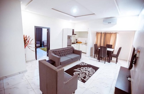Lagos Cabina | kaypoint apartment, awesome value! great location.