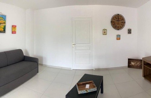 Le Lamentin Apartamento | KAZ'ANTILLAISE APPT AVEC PISCINE TI MAEVA 3/4P. LE LAMENTIN