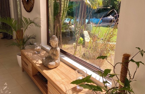 La Mivoie Villa | Kaz Ti Soleil is a family home located 5 minutes from Tamarin beach.