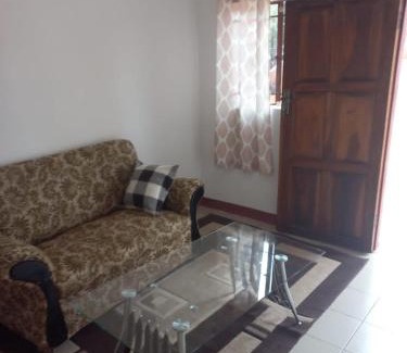 Livingstone Casa | Kaz Villa