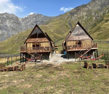 Stepantsminda Chalet De Esquí | Kazbegi 4 side cottages