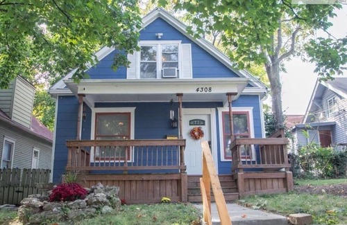 Kansas City Casa | KC Bungalow, near Plaza & Westport