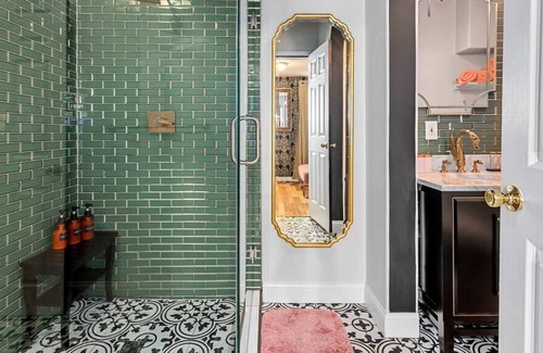 Midtown - Westport Casa | KC Cosmopolitan Chic: Your Stylish Stay