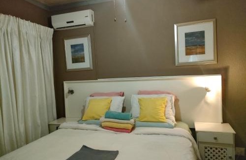 Moses Kotane Casa | Kea bed and breakfast